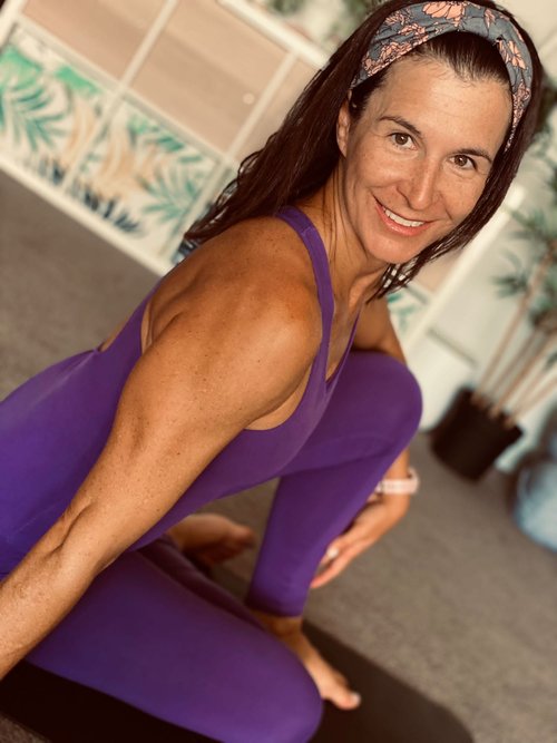 Giovana - Yoga Instructor